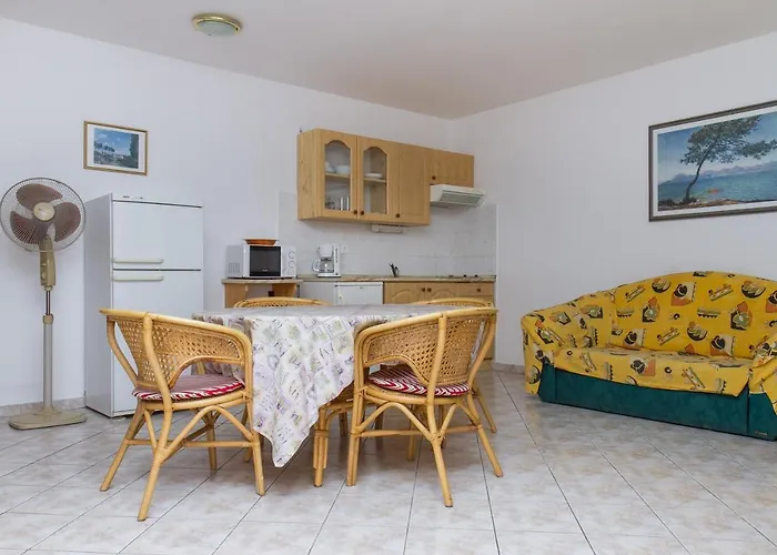 Familia 100/3 * Balatonmáriafürdő