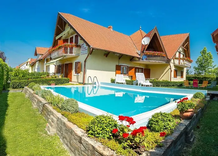 Familia 100/3 公寓