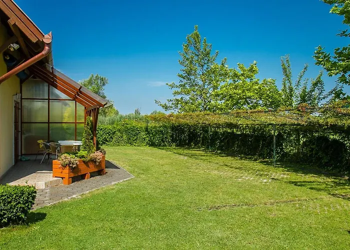 Familia 100/3 公寓 *