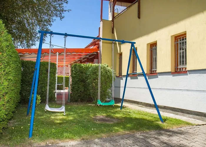 Familia 100/3 * Balatonmáriafürdő